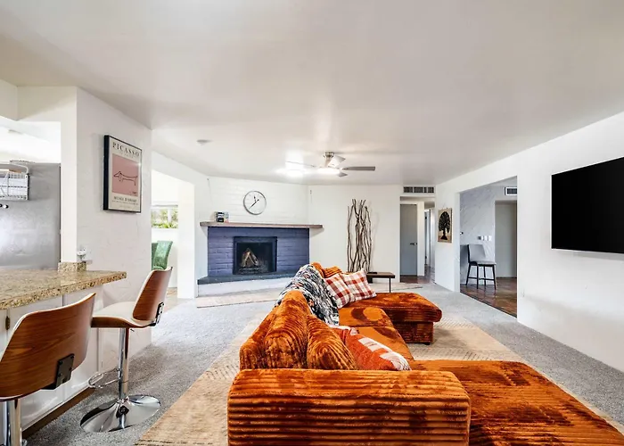 Cozy 3br With Mtn Views & Pool Near Trails Holiday home Tucson