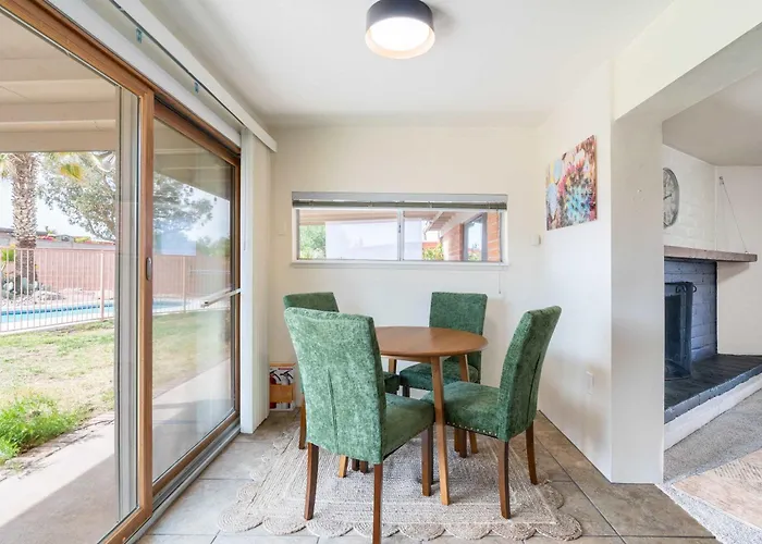 Cozy 3br With Mtn Views & Pool Near Trails Holiday home