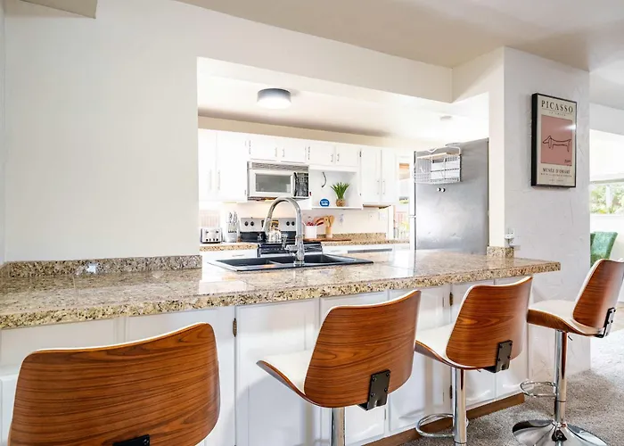 Cozy 3br With Mtn Views & Pool Near Trails Holiday home Tucson