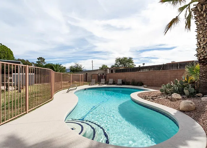 Cozy 3br With Mtn Views & Pool Near Trails Holiday home Tucson