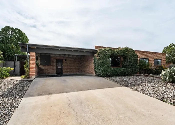 Cozy 3br With Mtn Views & Pool Near Trails